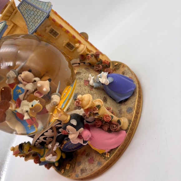 Disney The Three Musketeers Characters Musical Snow Globe Orphee Aux Enfers - Picture 3 of 16